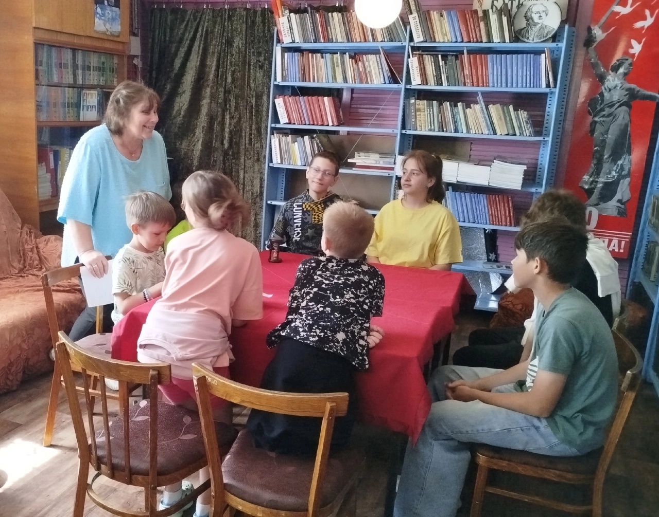 Игра "Что? Где? Когда?" Игра "Что? Где? Когда?".